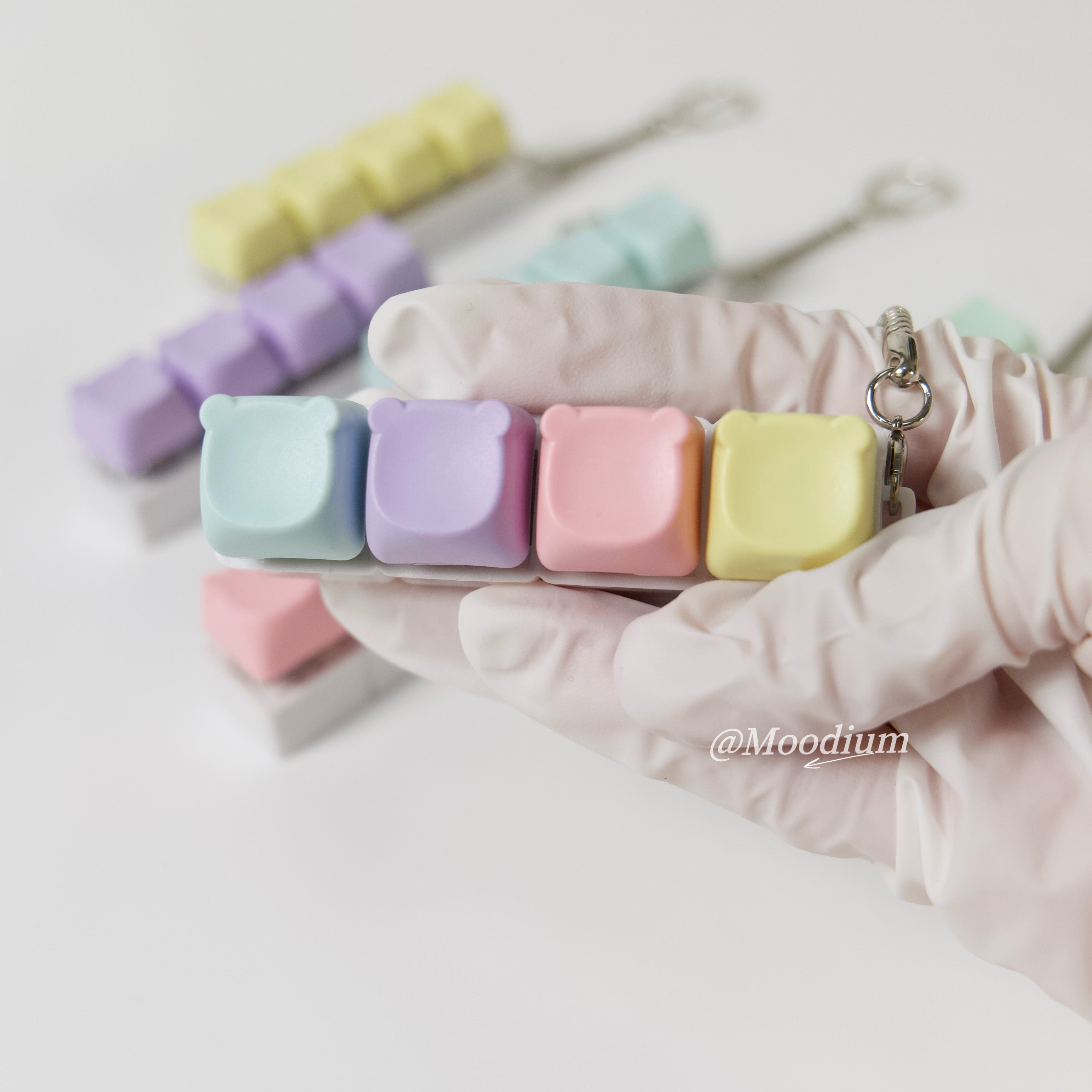 4-Piece Pastel Bear Clicker Board